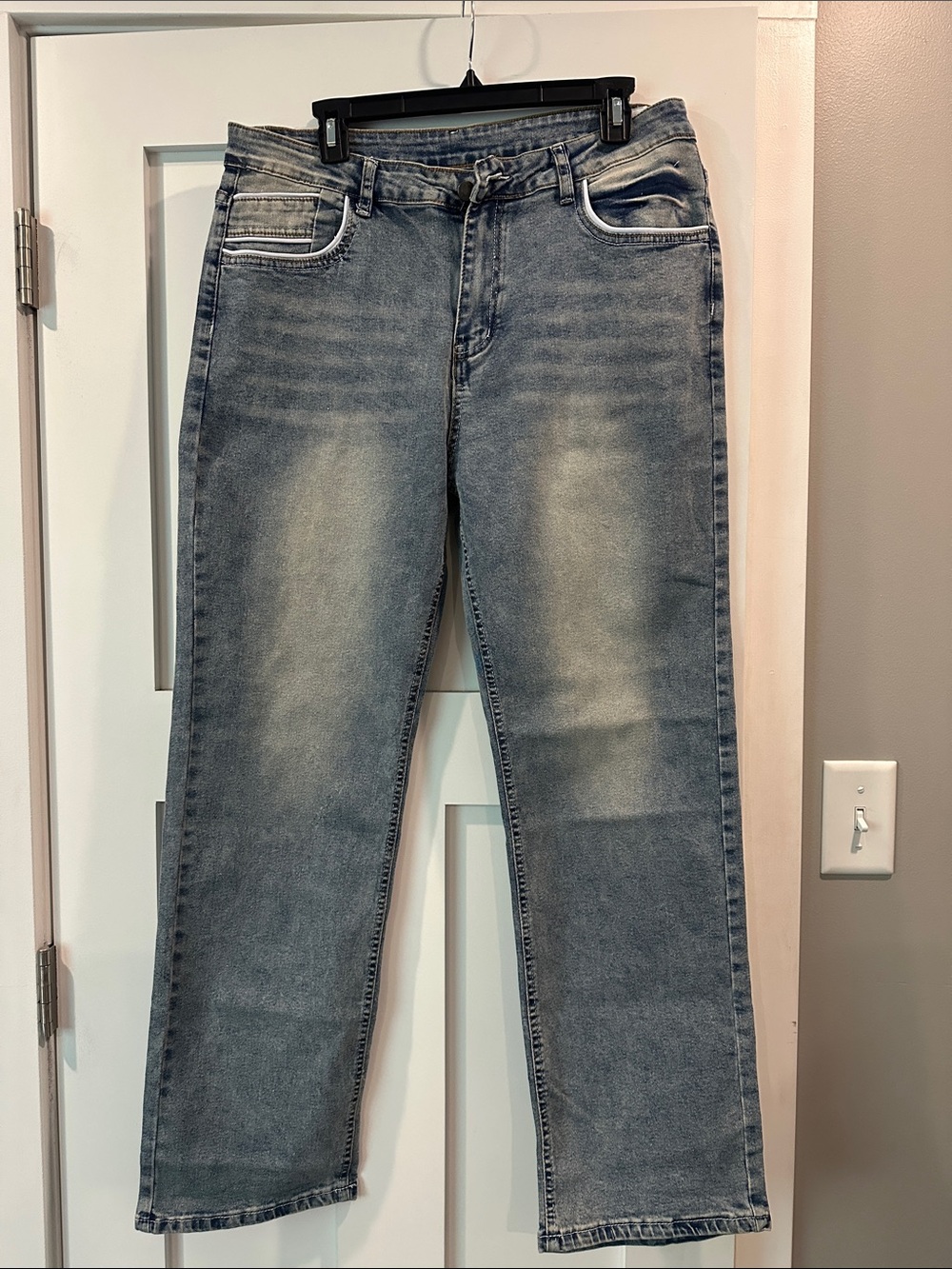 Men's Straight-Leg Jeans in Faded Blue